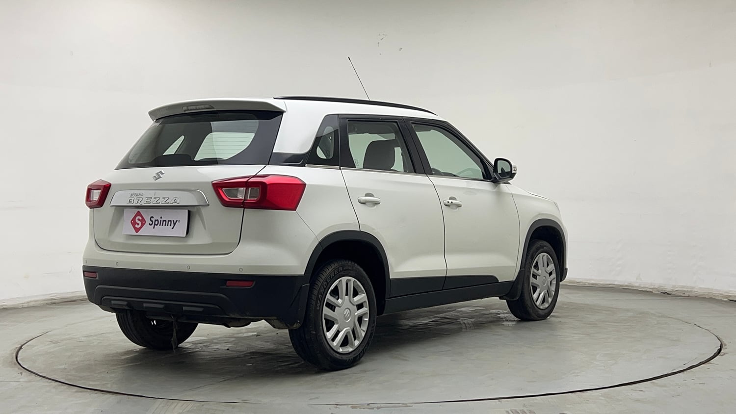 Used 2020 maruti-suzuki Vitara Brezza VXi Petrol Manual exterior RIGHT REAR CORNER VIEW