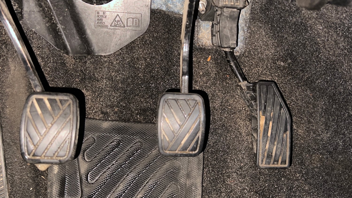 Used 2023 Maruti Suzuki XL6 Zeta MT Petrol Petrol Manual interior PEDALS VIEW