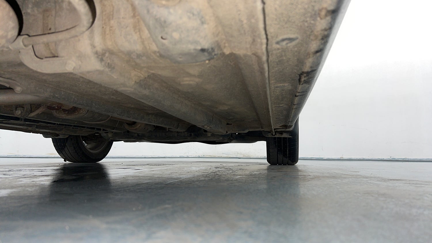 Used 2022 Hyundai Verna SX 1.5 MPi Petrol Manual extra REAR RIGHT UNDERBODY VIEW