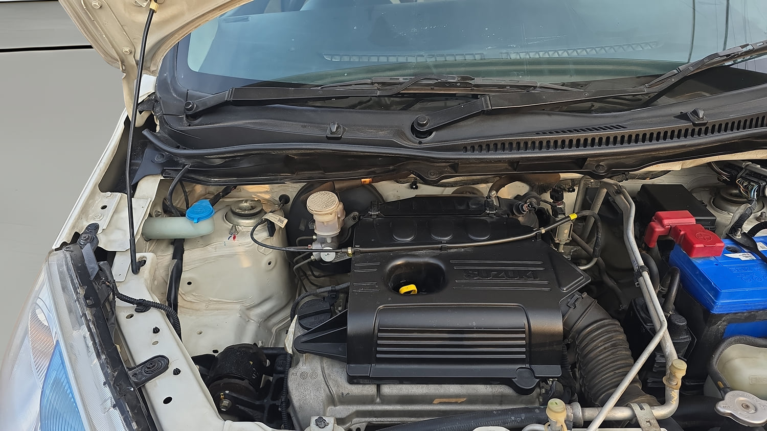 Used 2017 Maruti Suzuki Wagon R VXI Petrol Manual engine ENGINE RIGHT SIDE VIEW