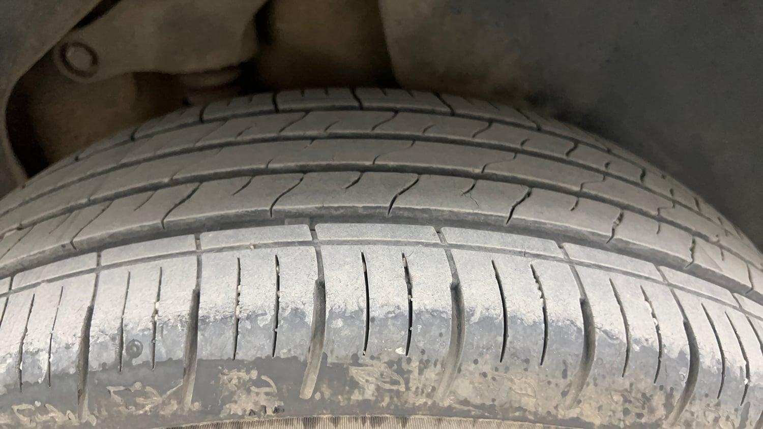 Used 2023 Tata Harrier XZA Plus Dual Tone Diesel Automatic tyres LEFT REAR TYRE TREAD VIEW