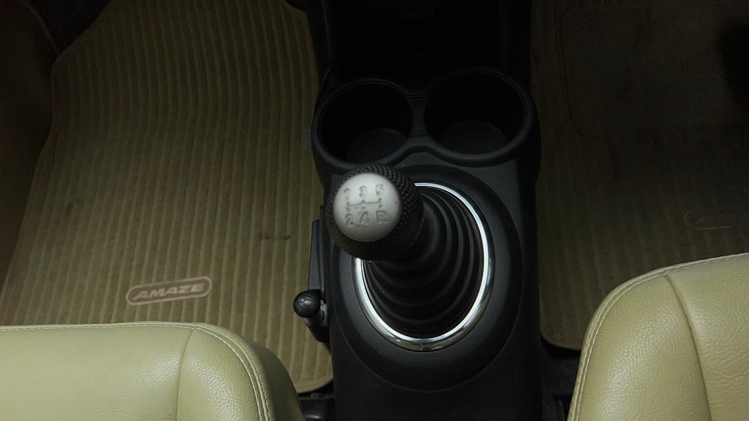 Used 2016 Honda Amaze 1.2 S i-VTEC Petrol Manual interior GEAR  KNOB VIEW