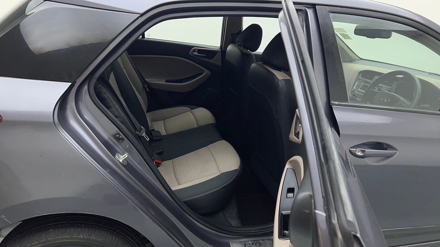 Used 2016 Hyundai Elite i20 Sportz 1.2 Petrol Manual interior RIGHT SIDE REAR DOOR CABIN VIEW