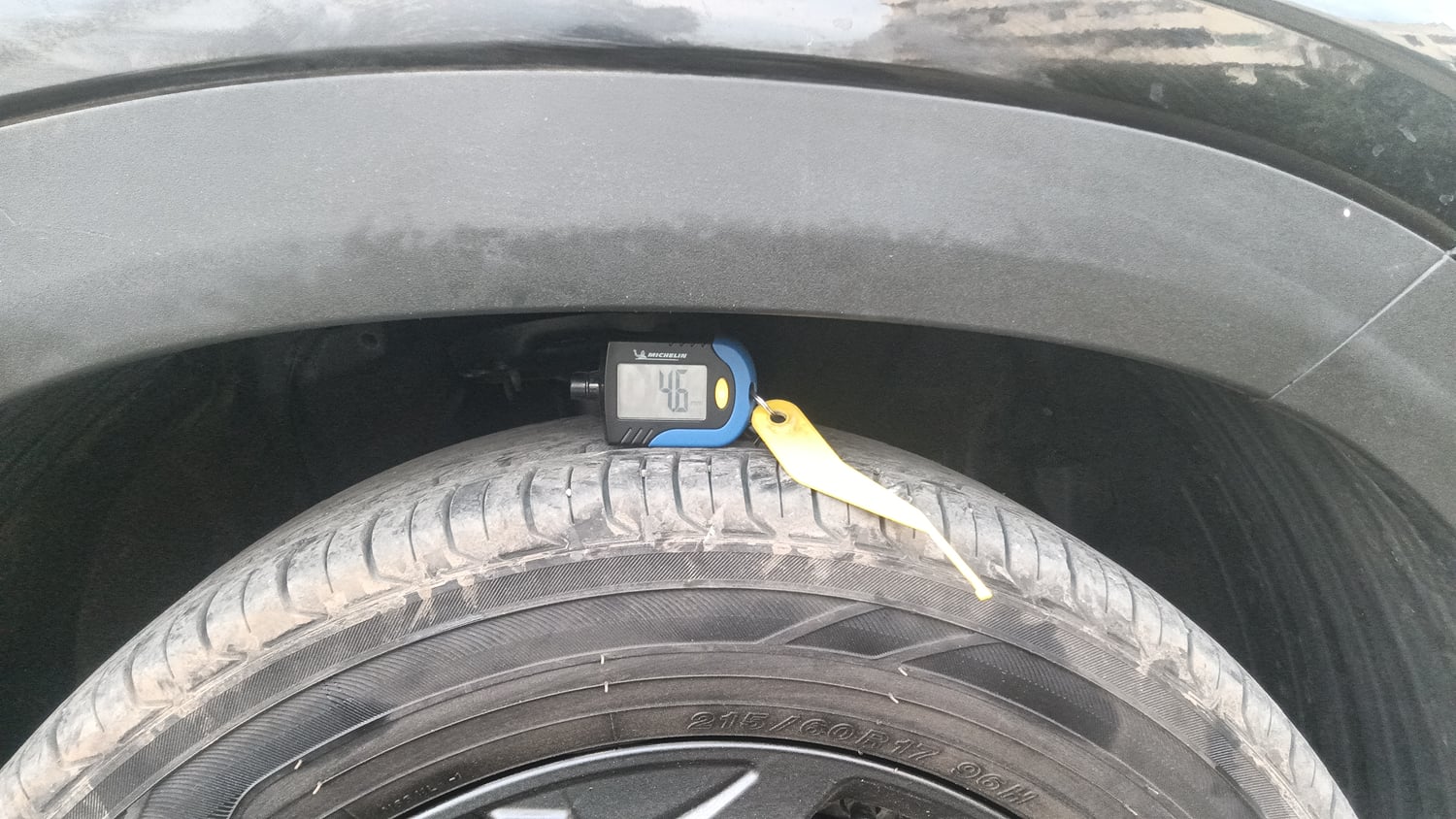 Used 2022 Hyundai Creta SX (O) 1.5 Diesel Automatic knight Diesel Automatic tyres RIGHT FRONT TYRE TREAD VIEW