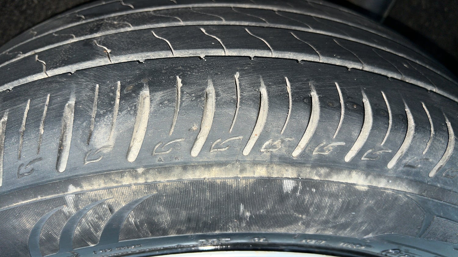 Used 2020 maruti-suzuki Vitara Brezza VXi Petrol Manual tyres LEFT REAR TYRE TREAD VIEW