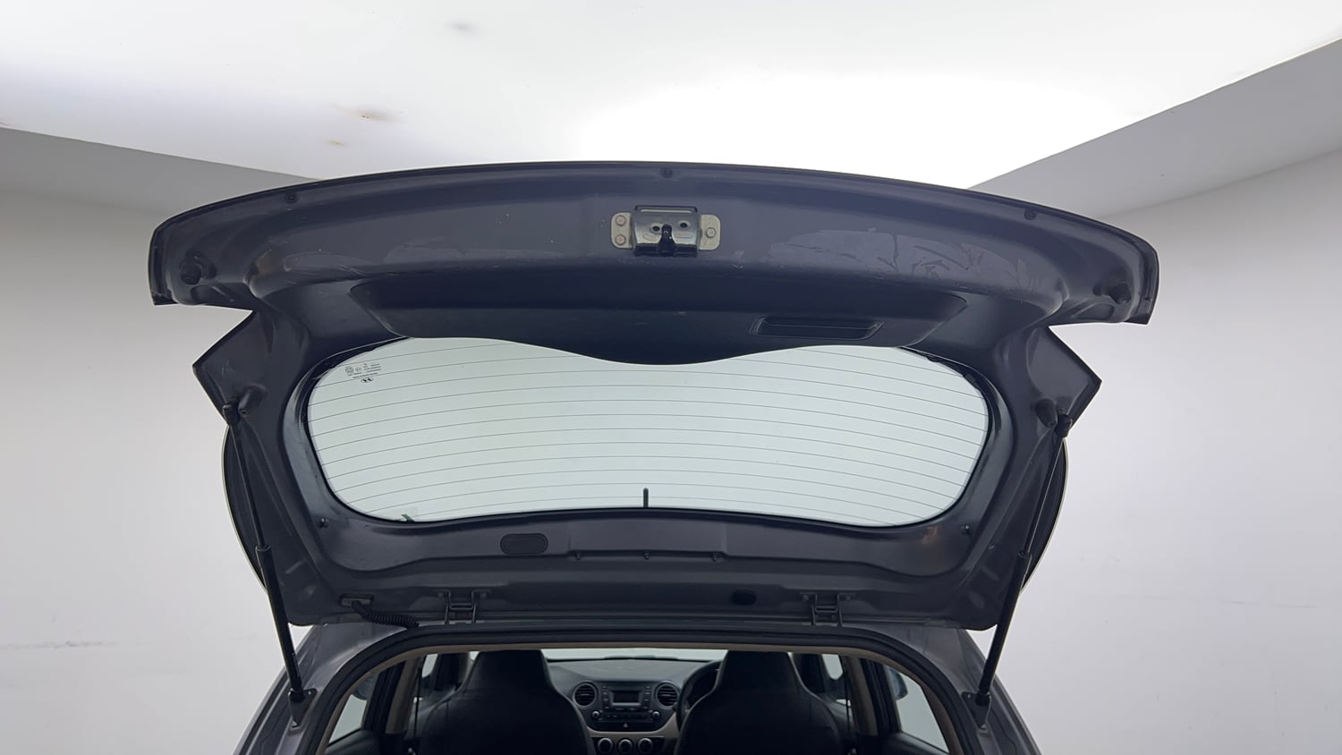 Used 2016 Hyundai Grand i10 Sportz 1.2 Kappa VTVT Petrol Manual interior DICKY DOOR OPEN VIEW
