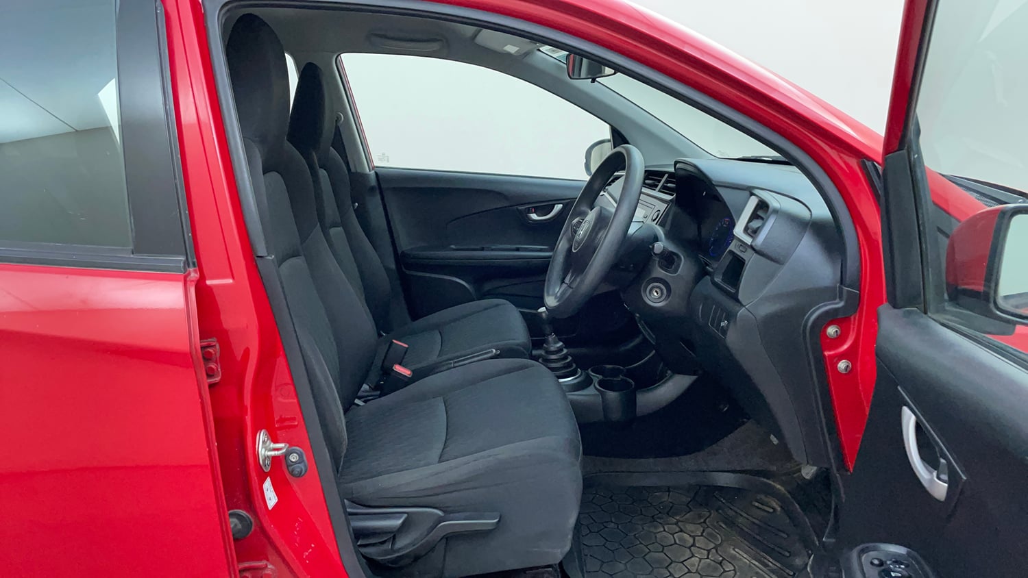 Used 2016 Honda Brio VX MT Petrol Manual interior RIGHT SIDE FRONT DOOR CABIN VIEW