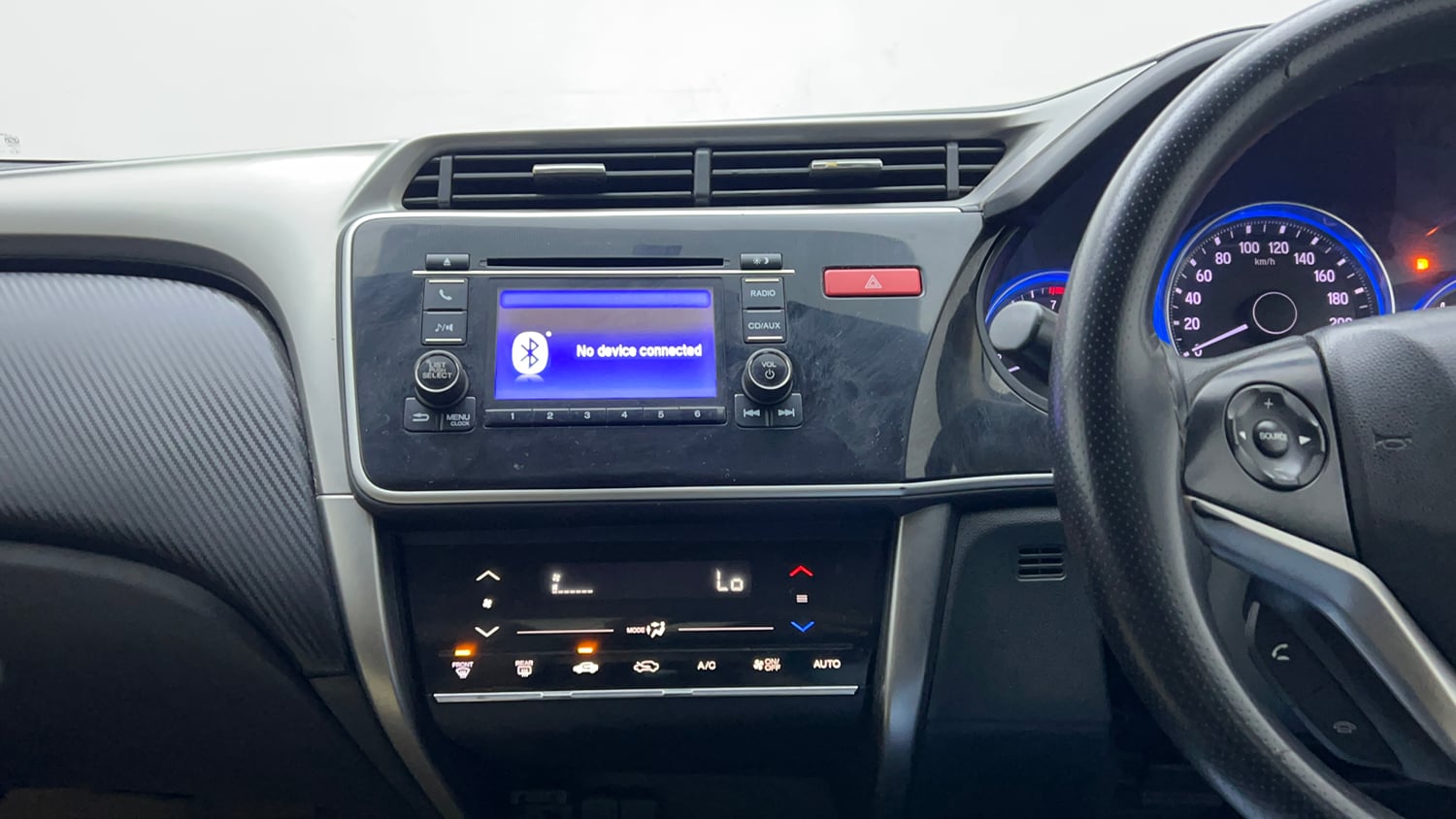 Used 2015 Honda City V Petrol Manual interior MUSIC SYSTEM & AC CONTROL VIEW