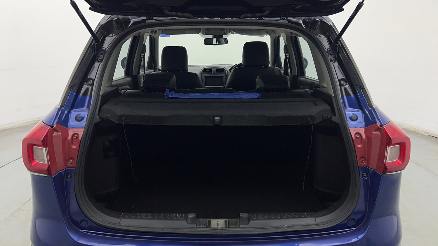 Used 2020 Toyota Urban Cruiser Premium Grade AT Dual Tone Petrol Automatic interior DICKY INSIDE VIEW