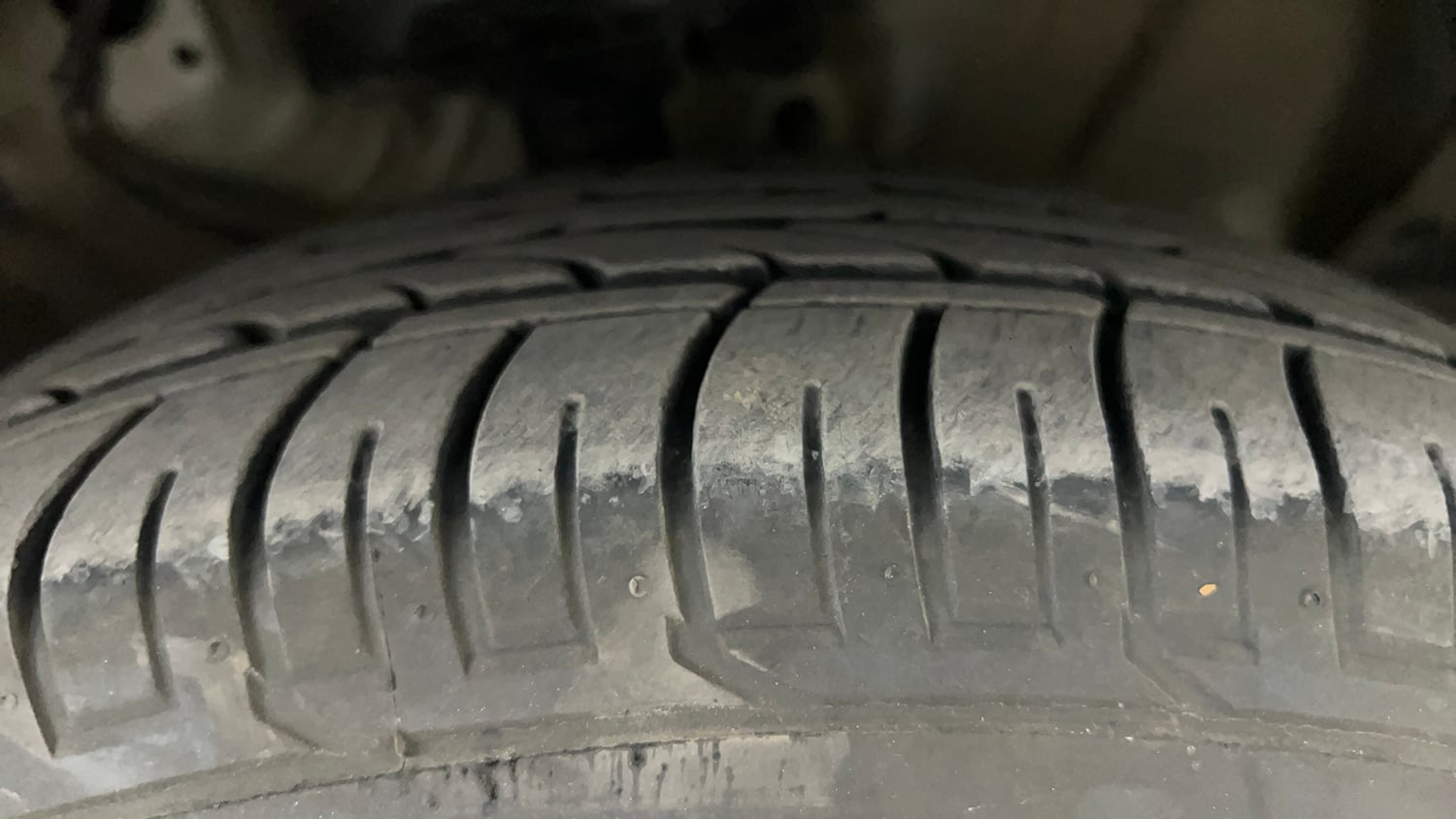 Used 2022 Kia Seltos GTX Plus 1.5 Diesel AT Diesel Automatic tyres RIGHT FRONT TYRE TREAD VIEW