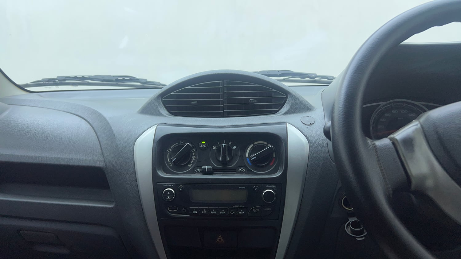 Used 2016 Maruti Suzuki Alto 800 Vxi Petrol Manual top_features Integrated (in-dash) music system
