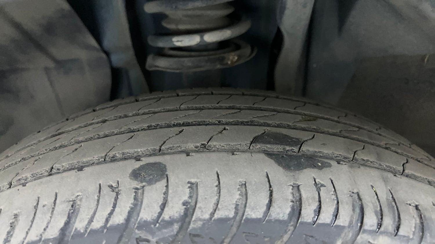 Used 2022 Renault Kiger RXZ Turbo CVT Petrol Automatic tyres LEFT FRONT TYRE TREAD VIEW