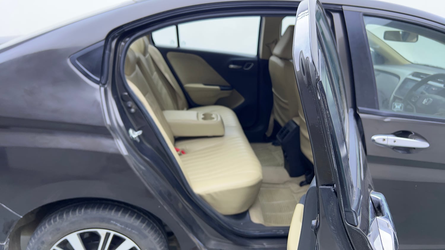 Used 2022 Honda City 4th Generation V Petrol Petrol Manual interior RIGHT SIDE REAR DOOR CABIN VIEW