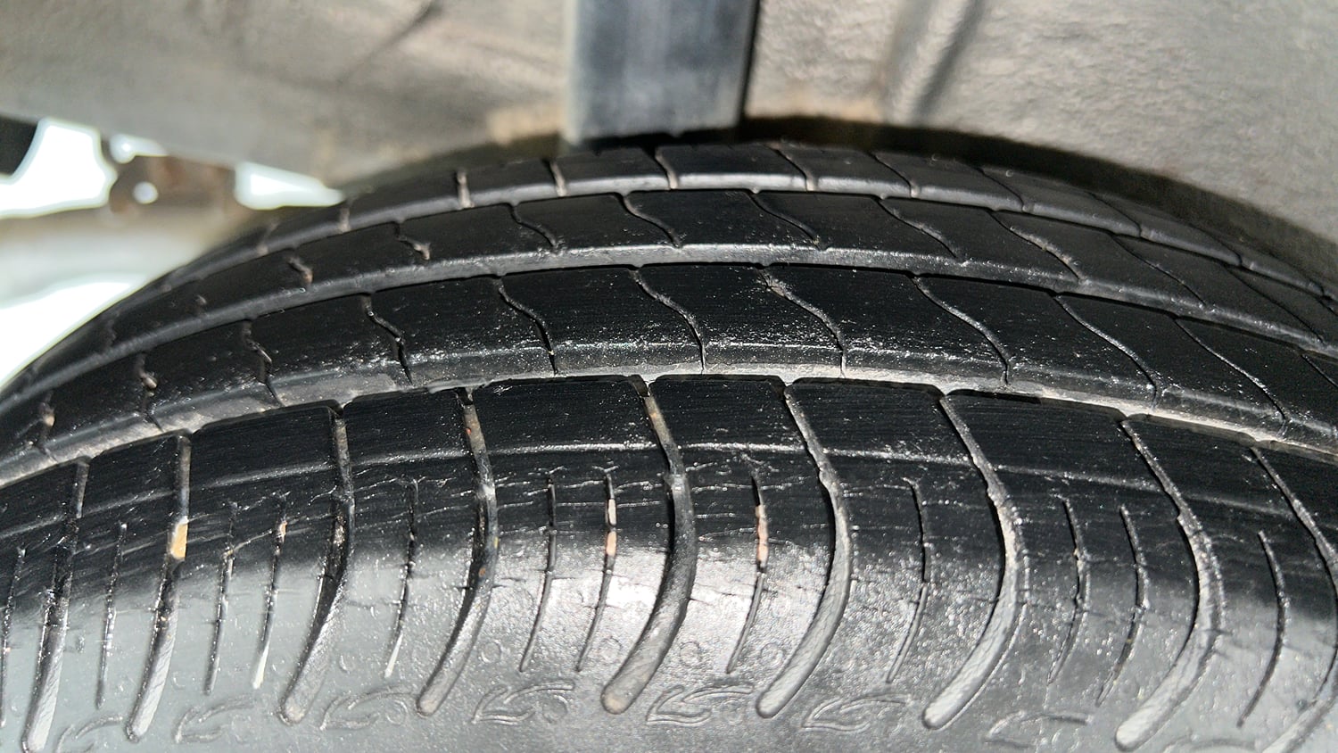Used 2023 Maruti Suzuki Wagon R ZXI Plus 1.2 Petrol Manual tyres RIGHT REAR TYRE TREAD VIEW