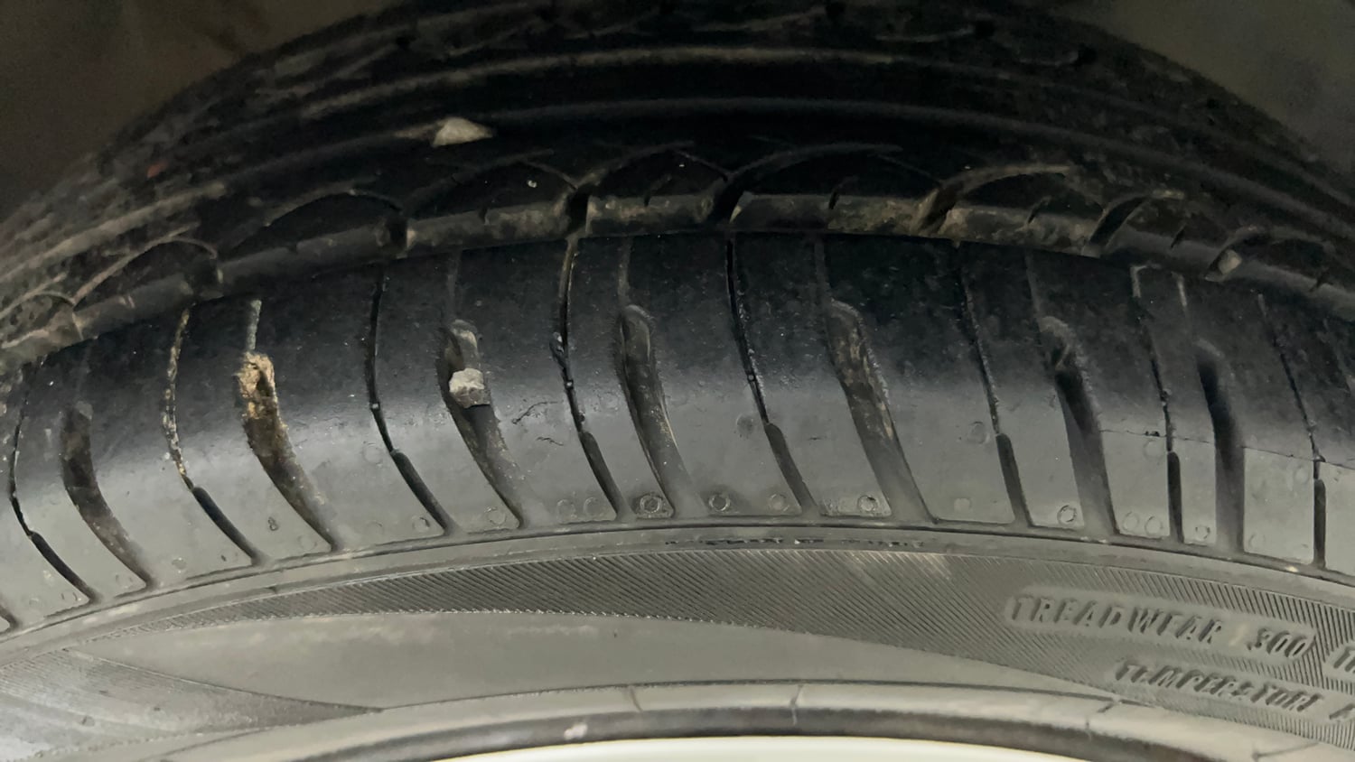 Used 2014 Honda Amaze 1.2 S i-VTEC Petrol Manual tyres RIGHT FRONT TYRE TREAD VIEW