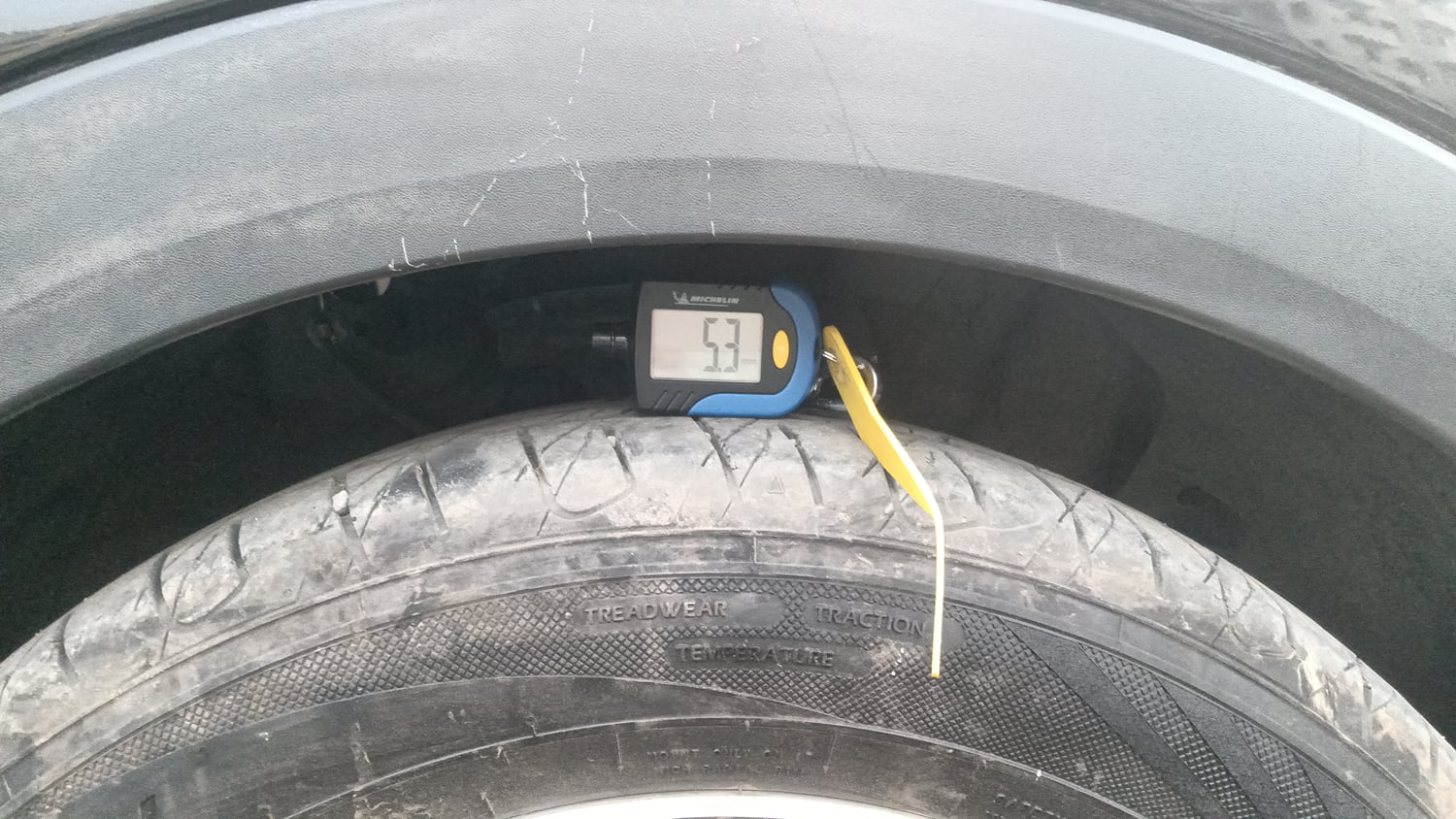 Used 2016 Hyundai Creta 1.6 SX Plus AT Petrol Petrol Automatic tyres RIGHT FRONT TYRE TREAD VIEW