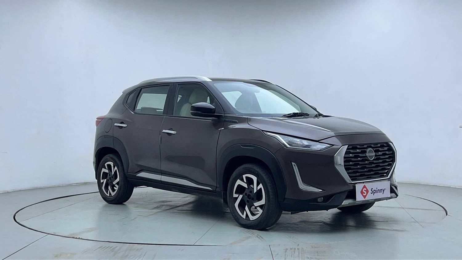 Used 2022 Nissan Magnite XV Turbo CVT Petrol Automatic exterior RIGHT FRONT CORNER VIEW