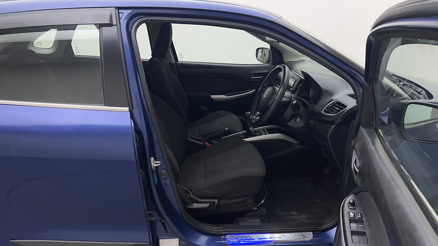 Used 2018 Maruti Suzuki Baleno Delta 1.2 Petrol Manual interior RIGHT SIDE FRONT DOOR CABIN VIEW