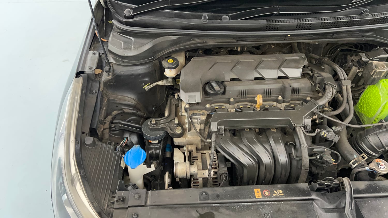 Used 2022 Hyundai Verna SX 1.5 MPi Petrol Manual engine ENGINE RIGHT SIDE VIEW