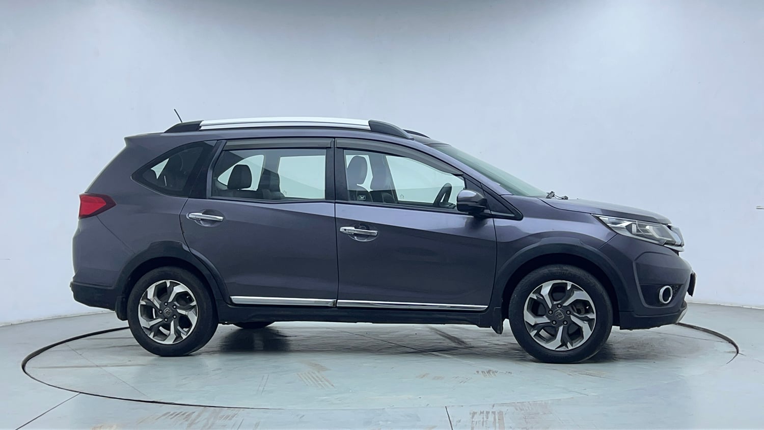Used 2017 Honda BR-V VX Petrol Petrol Manual exterior RIGHT SIDE VIEW