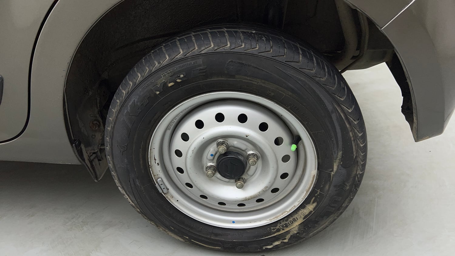 Used 2020 Maruti Suzuki Wagon R LXi (O) 1.0 CNG Cng Manual tyres LEFT REAR TYRE RIM VIEW