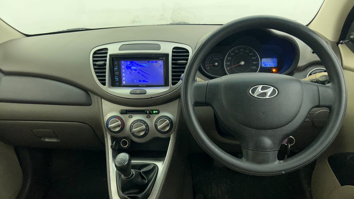 Used 2014 Hyundai i10 Magna 1.1 iRDE2 Petrol Manual interior STEERING VIEW