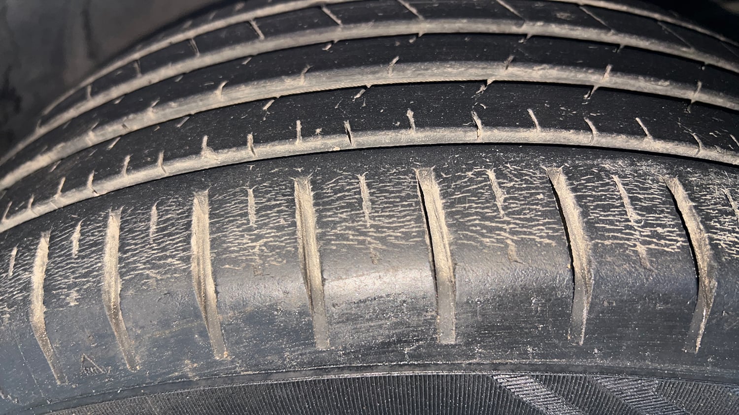Used 2021 Maruti Suzuki Baleno Zeta Petrol Manual tyres RIGHT FRONT TYRE TREAD VIEW