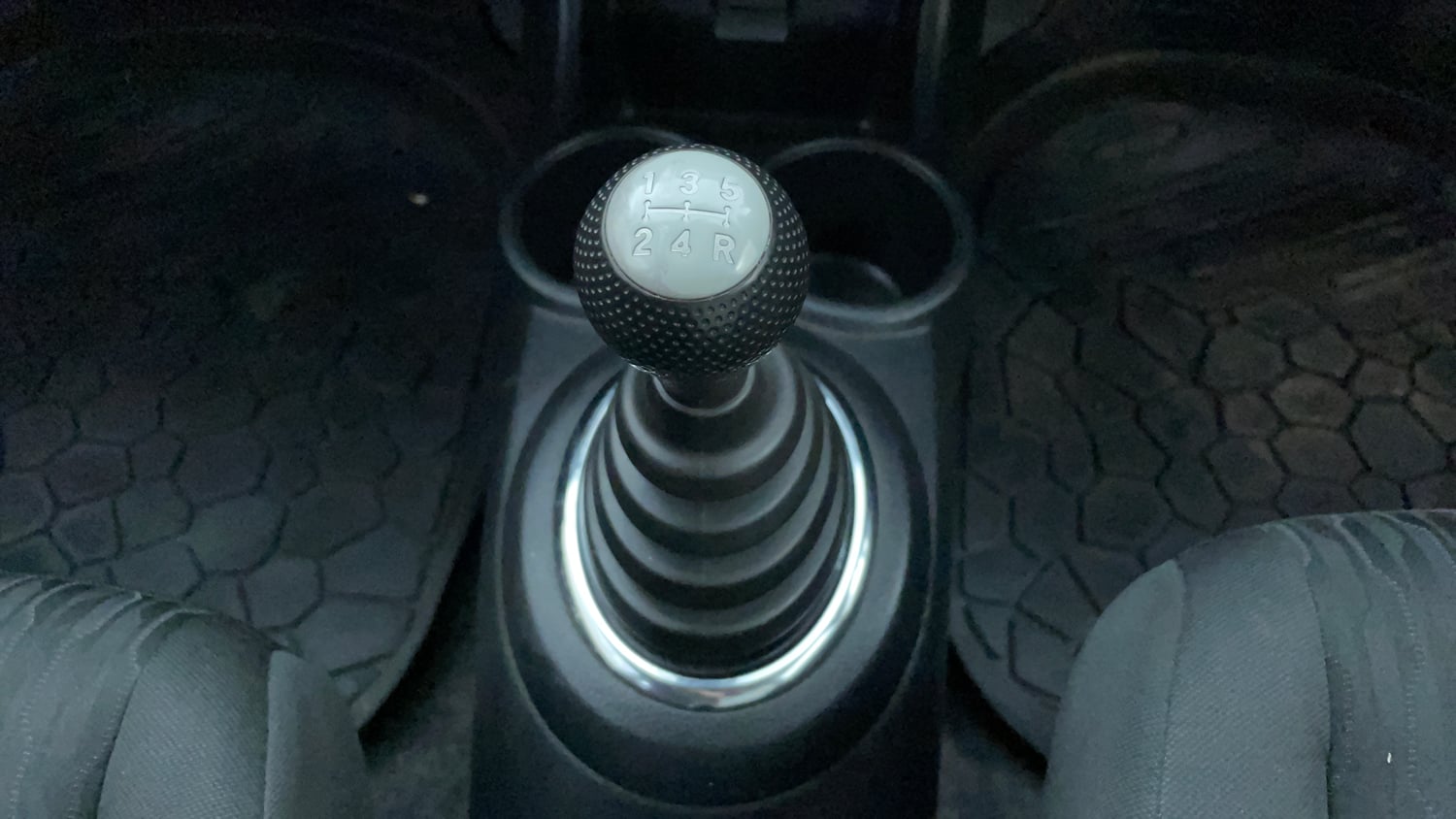 Used 2016 Honda Brio VX MT Petrol Manual interior GEAR  KNOB VIEW