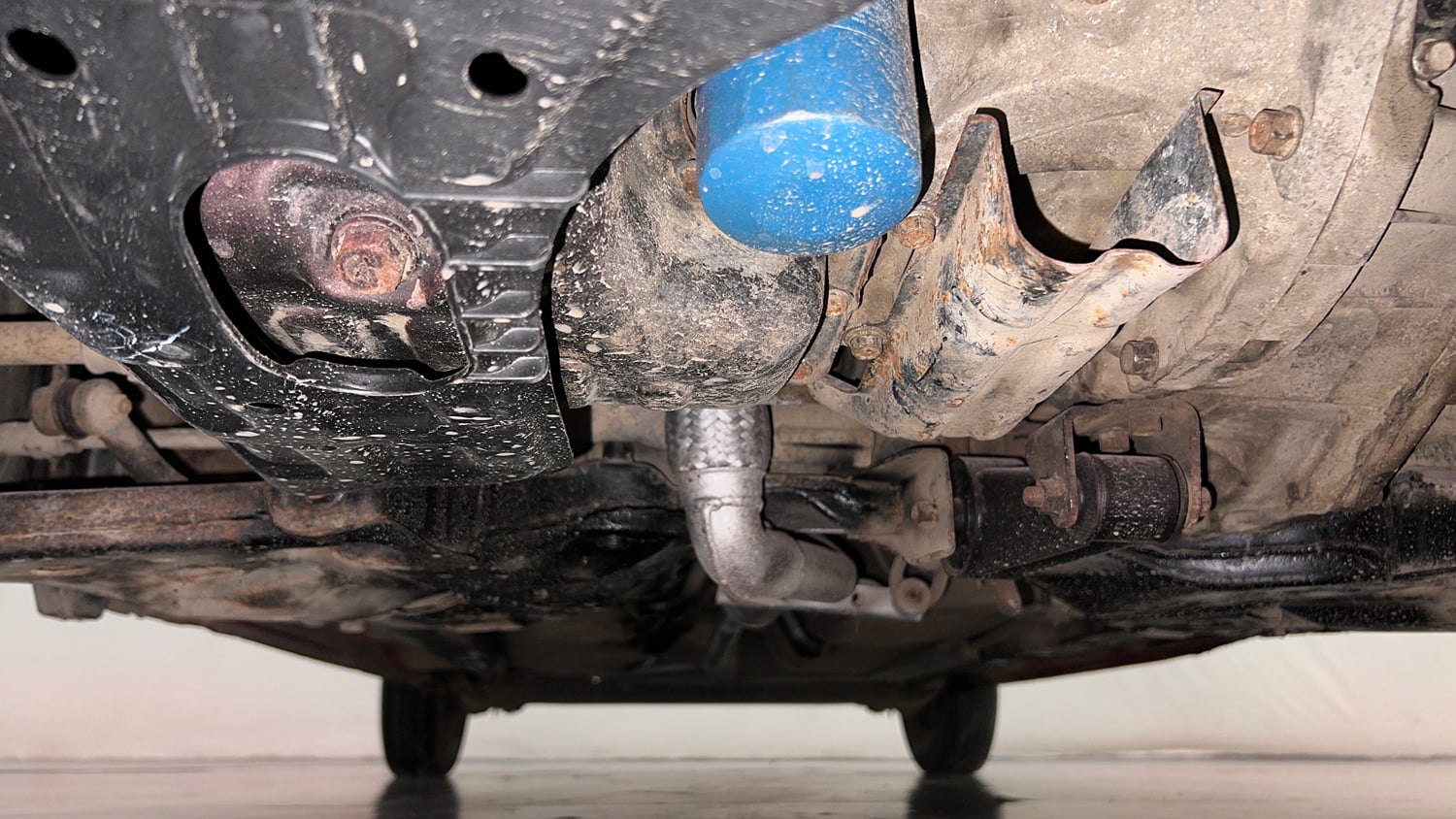 Used 2012 Hyundai i10 Sportz 1.2 Kappa2 Petrol Manual extra FRONT LEFT UNDERBODY VIEW