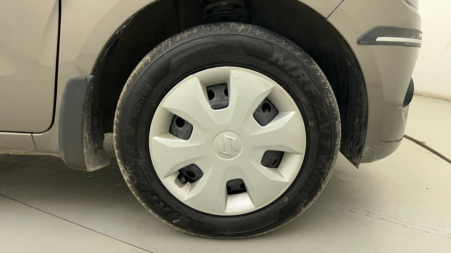 Used 2024 Maruti Suzuki Wagon R VXI 1.0 CNG Cng Manual tyres RIGHT FRONT TYRE RIM VIEW