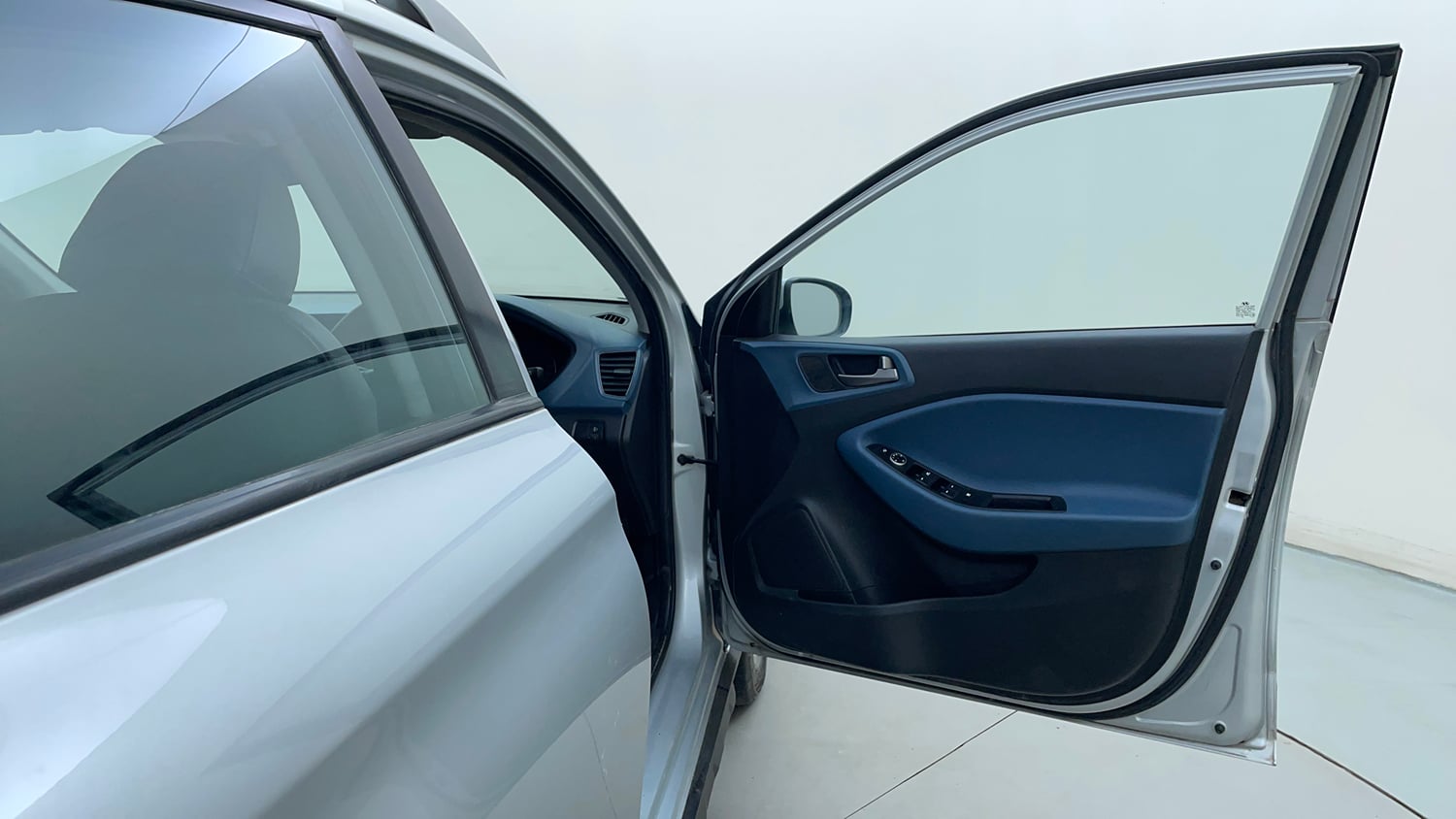 Used 2015 Hyundai i20 Active 1.2 S Petrol Manual interior RIGHT FRONT DOOR OPEN VIEW