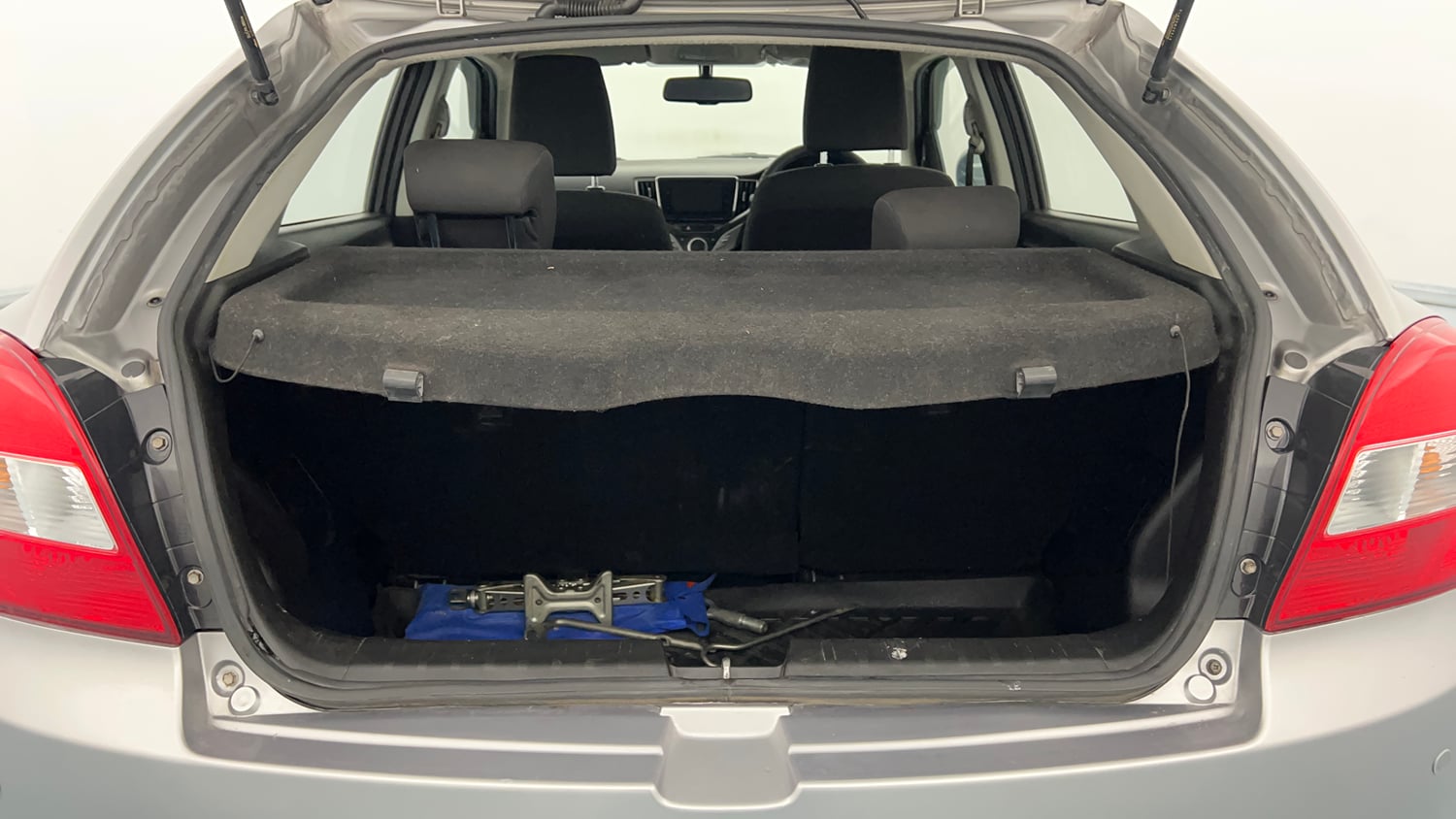 Used 2020 Maruti Suzuki Baleno Zeta Petrol Manual interior DICKY INSIDE VIEW