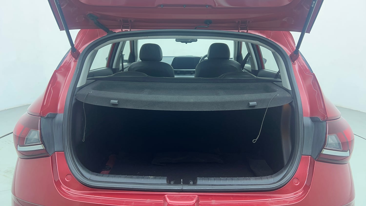 Used 2021 Hyundai i20 Asta 1.2 IVT Petrol Automatic interior DICKY INSIDE VIEW