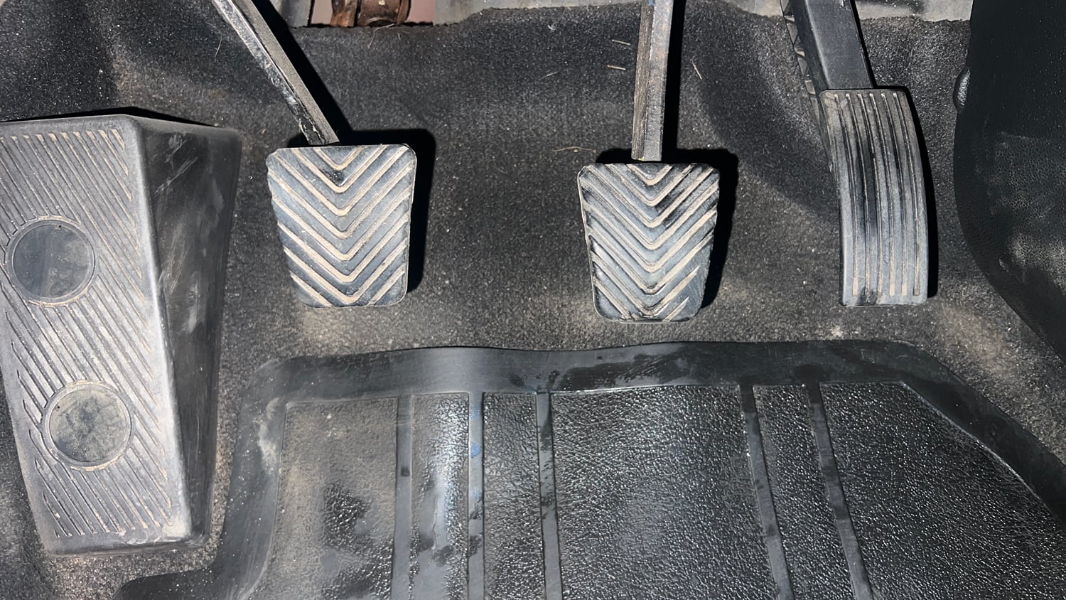 Used 2015 Hyundai Elite i20 Sportz 1.2 Petrol Manual interior PEDALS VIEW