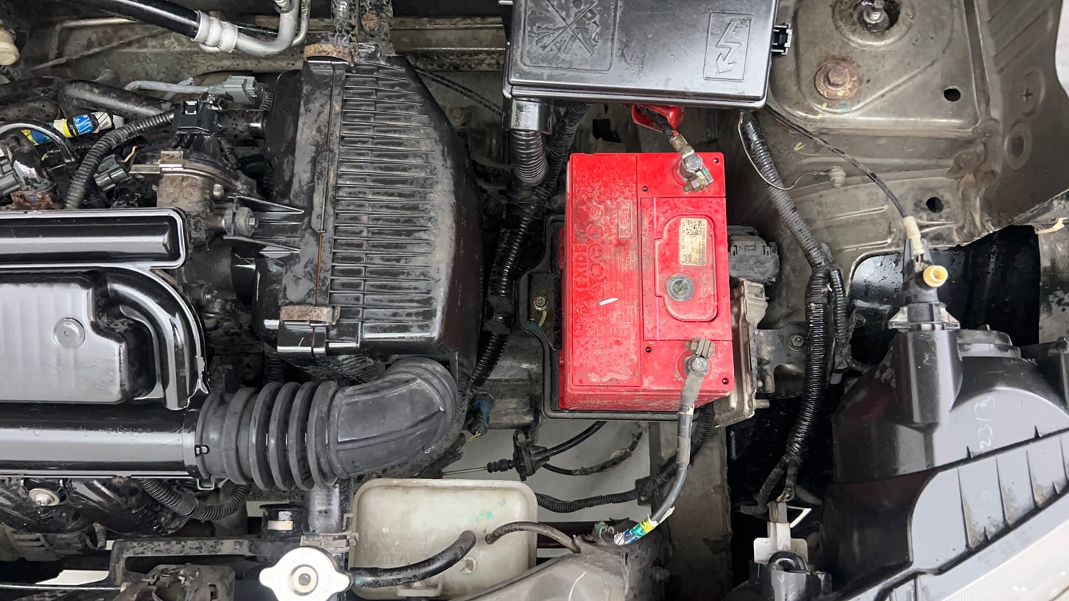 Used 2016 Renault Kwid RXT Petrol Manual engine ENGINE LEFT SIDE VIEW