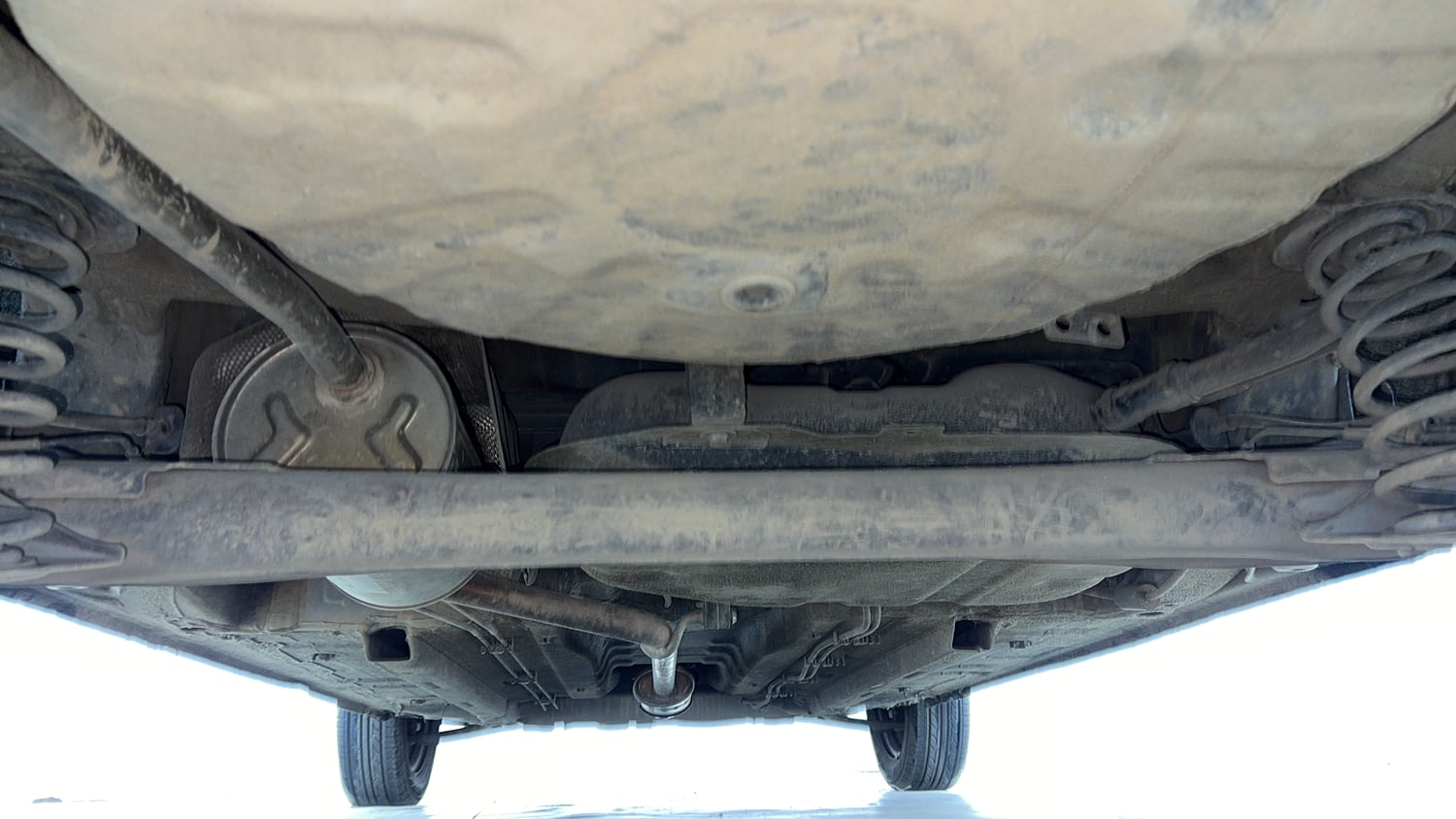Used 2020 Renault Kwid CLIMBER 1.0 AMT Opt Petrol Automatic extra REAR UNDERBODY VIEW (TAKEN FROM REAR)