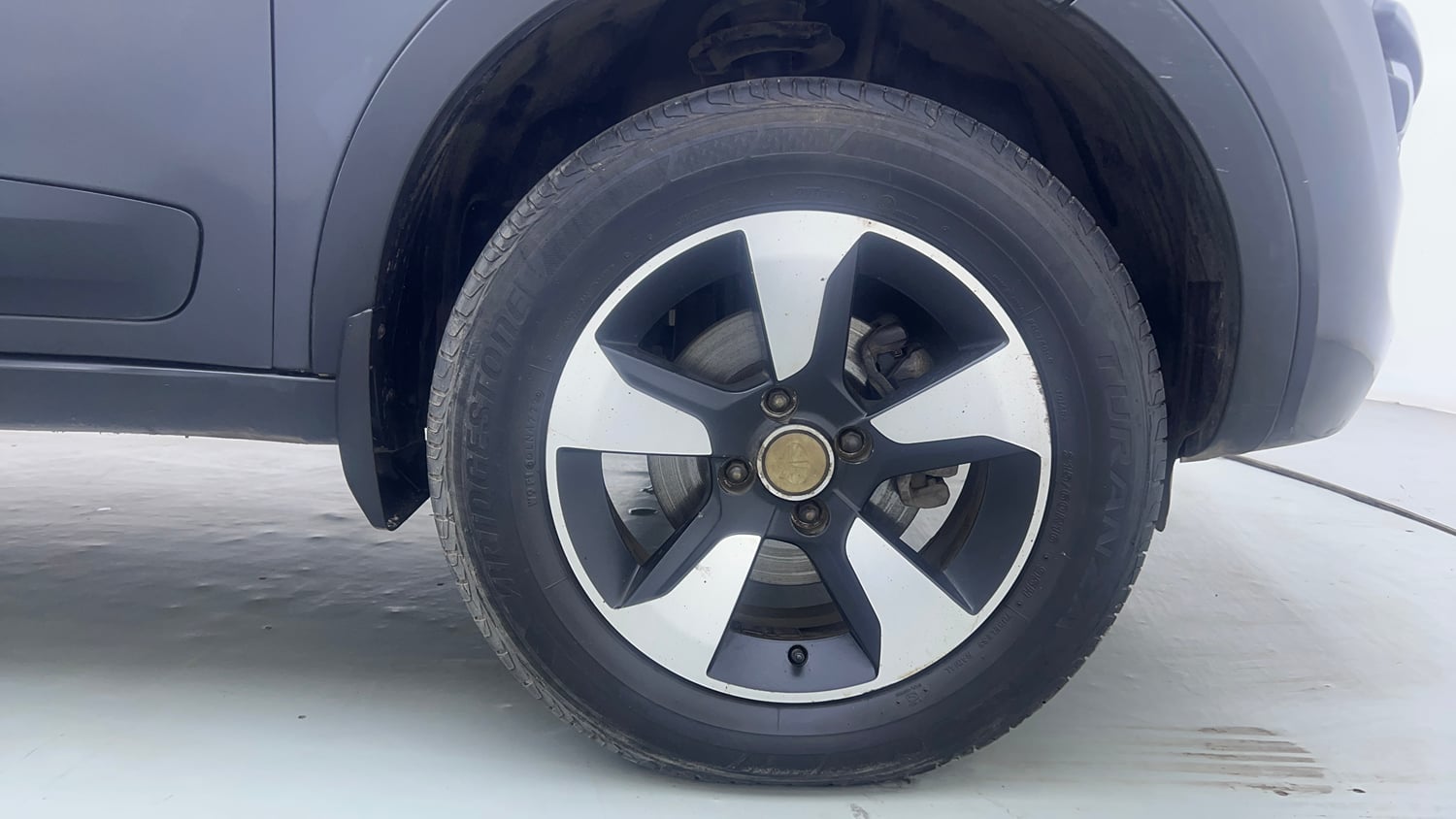 Used 2019 Tata Nexon XZA Plus Petrol Petrol Automatic tyres RIGHT FRONT TYRE RIM VIEW