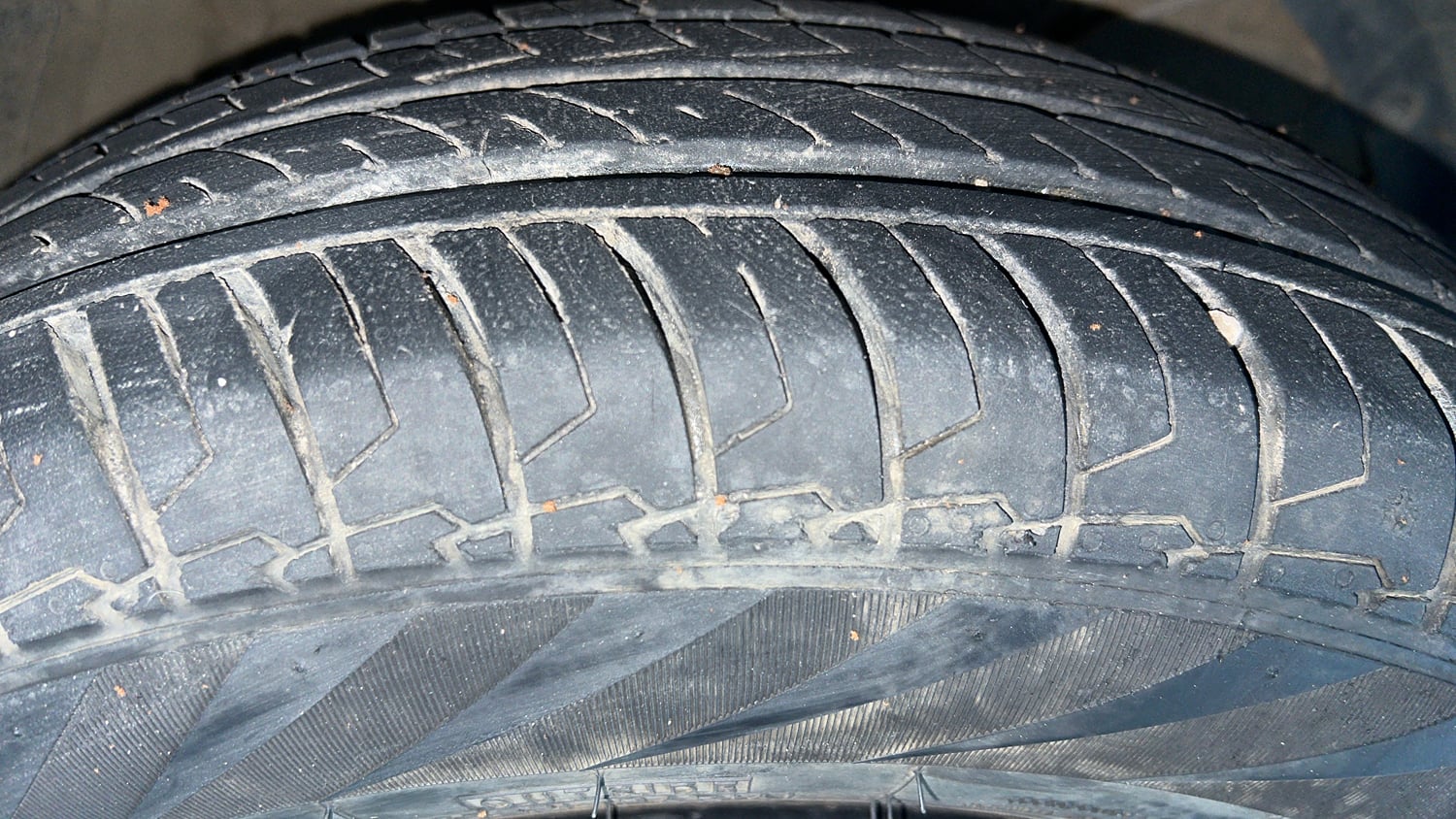 Used 2023 Maruti Suzuki Swift VXi Petrol Manual tyres RIGHT FRONT TYRE TREAD VIEW