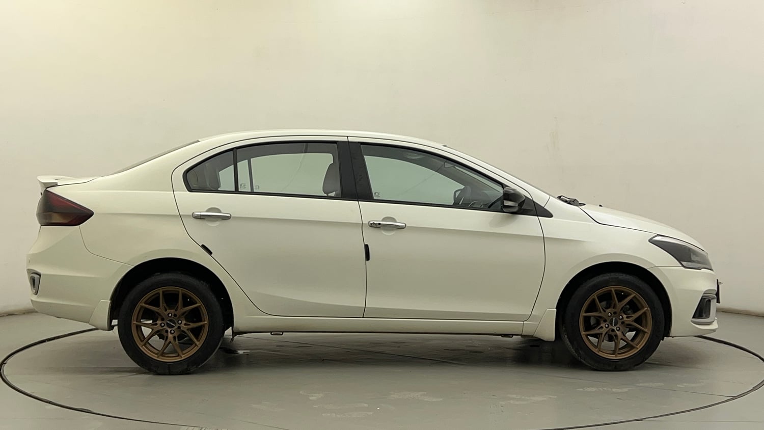 Used 2022 Maruti Suzuki Ciaz Zeta 1.5 Petrol Manual exterior RIGHT SIDE VIEW