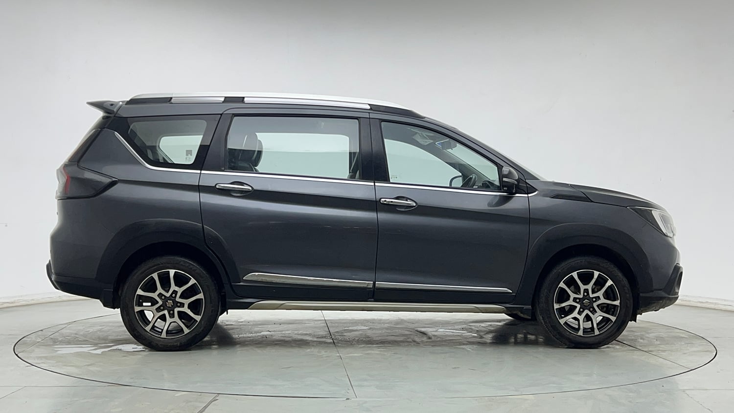 Used 2023 Maruti Suzuki XL6 Zeta MT Petrol Petrol Manual exterior RIGHT SIDE VIEW