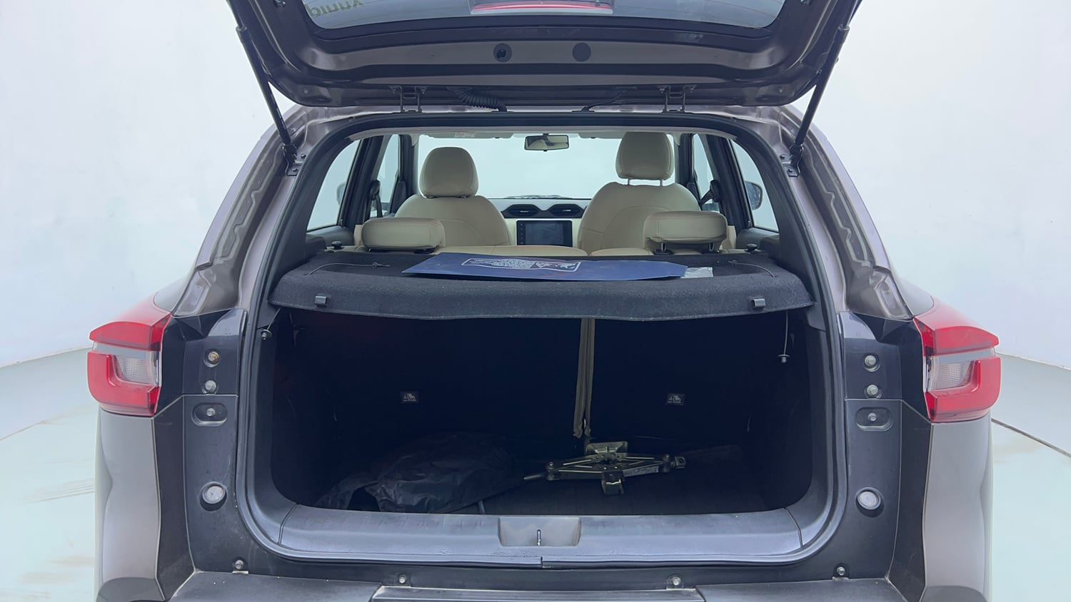 Used 2022 Nissan Magnite XV Turbo CVT Petrol Automatic interior DICKY INSIDE VIEW