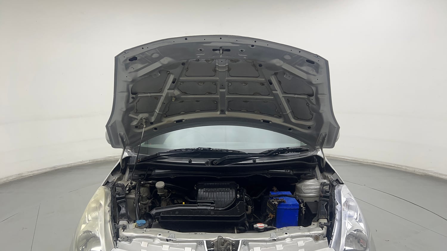 Used 2014 Maruti Suzuki Swift LXi Petrol Manual engine ENGINE & BONNET OPEN FRONT VIEW