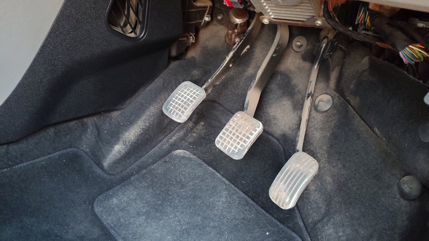 Used 2019 Tata Tiago Revotron XZ Plus Petrol Manual interior PEDALS VIEW