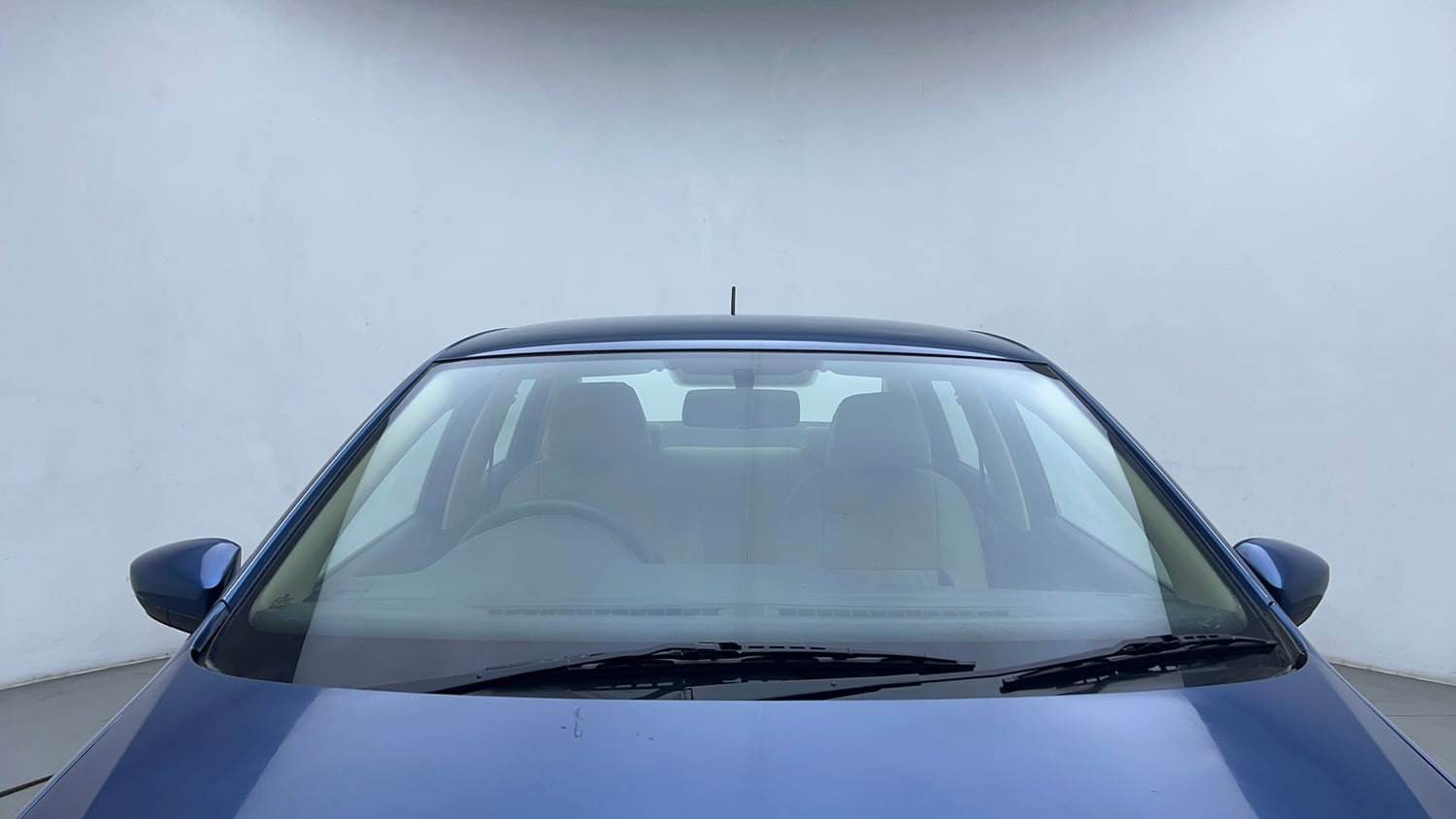 Used 2016 Volkswagen Ameo Comfortline 1.2L (P) Petrol Manual exterior FRONT WINDSHIELD VIEW