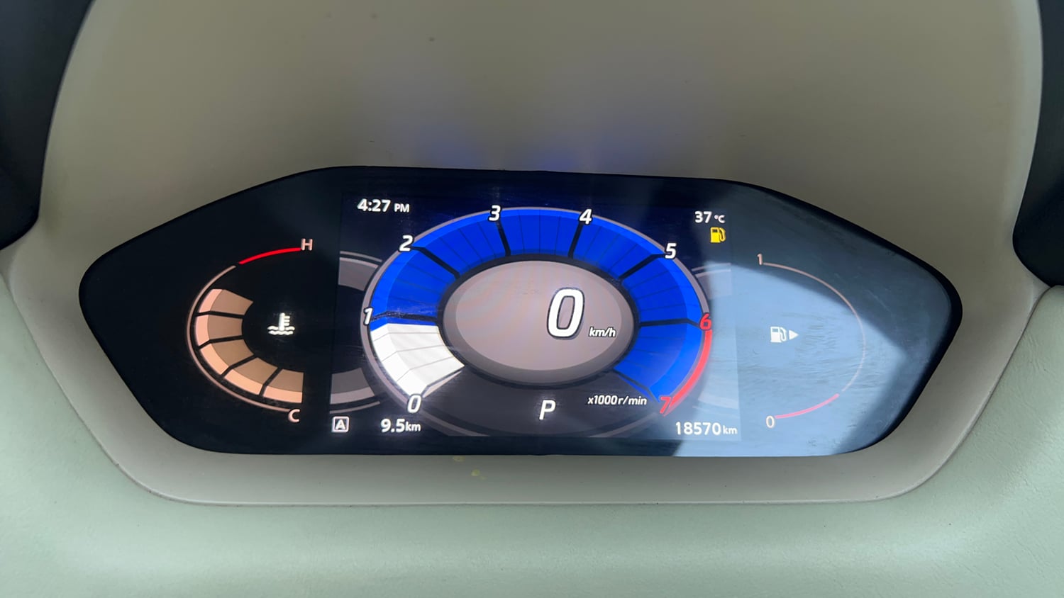 Used 2022 Nissan Magnite XV Turbo CVT Petrol Automatic interior CLUSTERMETER VIEW