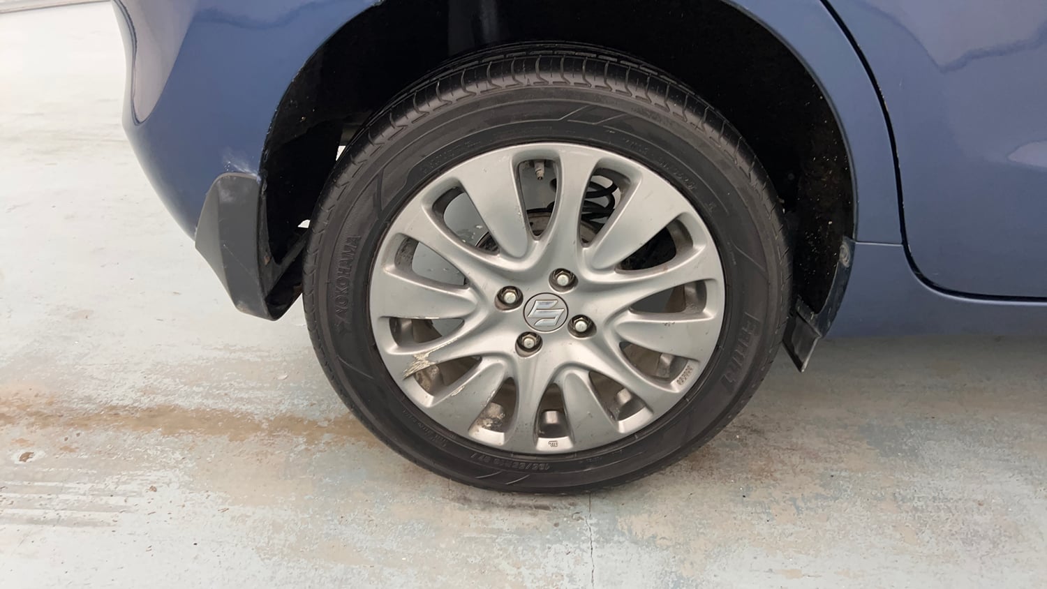 Used 2018 Maruti Suzuki Baleno Zeta 1.2 Petrol Manual tyres RIGHT REAR TYRE RIM VIEW