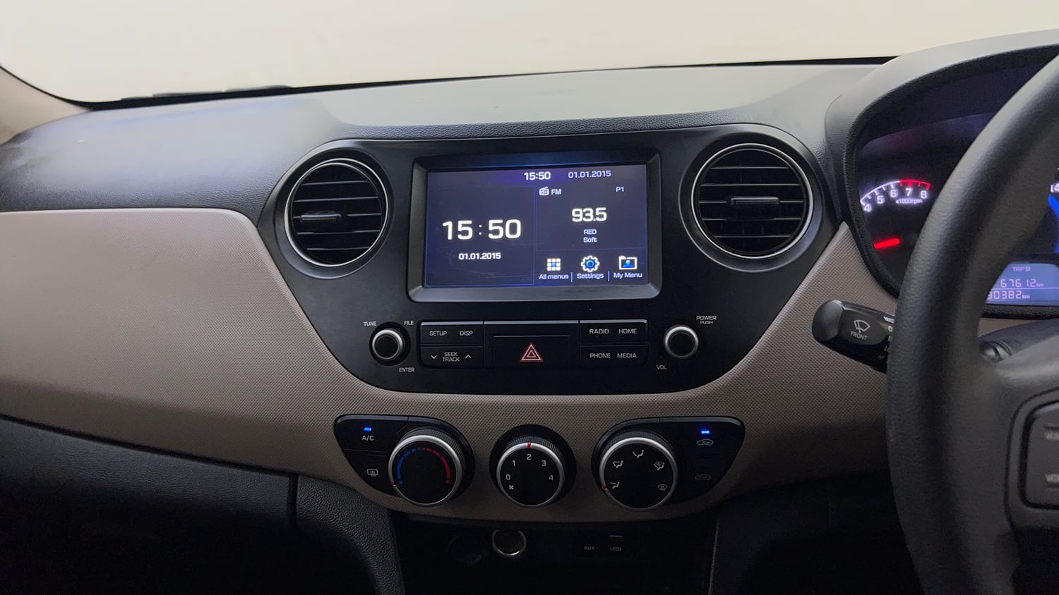 Used 2017 Hyundai Grand i10 Sportz (O) 1.2 Kappa VTVT Petrol Manual top_features Touch screen infotainment system