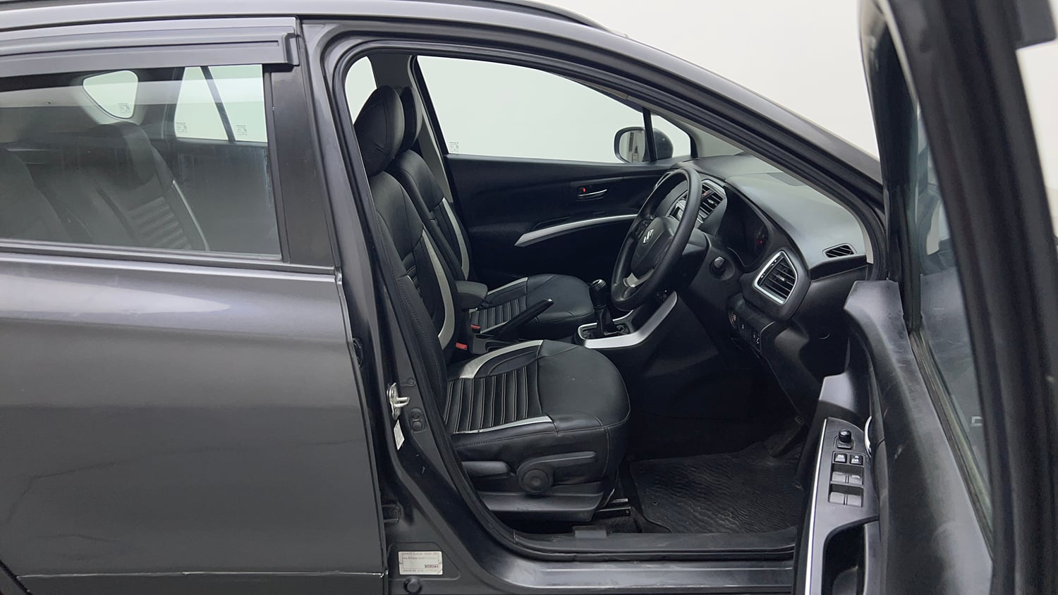 Used 2018 Maruti Suzuki S-Cross Zeta 1.3 Diesel Manual interior RIGHT SIDE FRONT DOOR CABIN VIEW