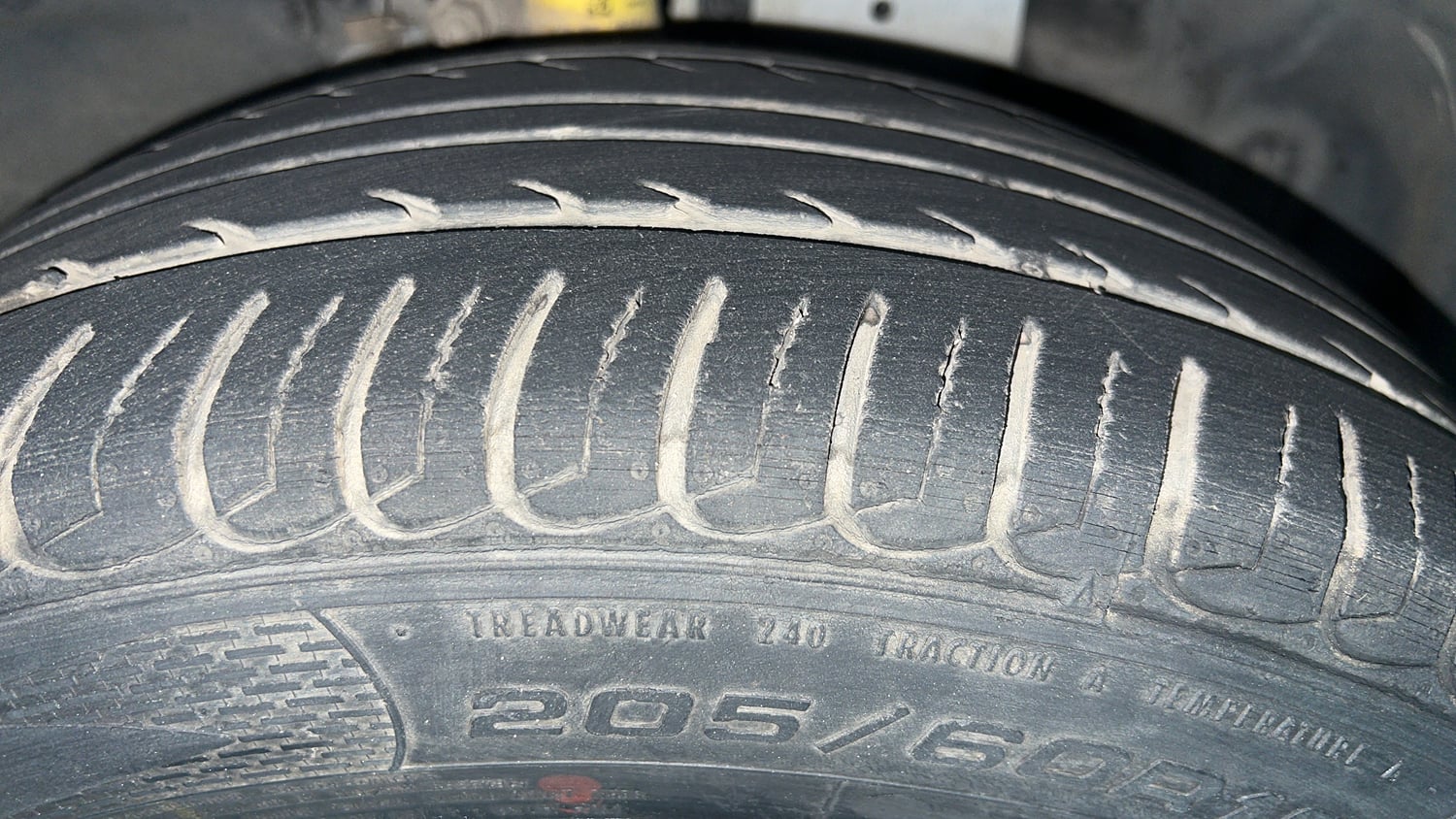 Used 2021 Ford EcoSport Trend 1.5L Ti-VCT Petrol Manual tyres RIGHT FRONT TYRE TREAD VIEW