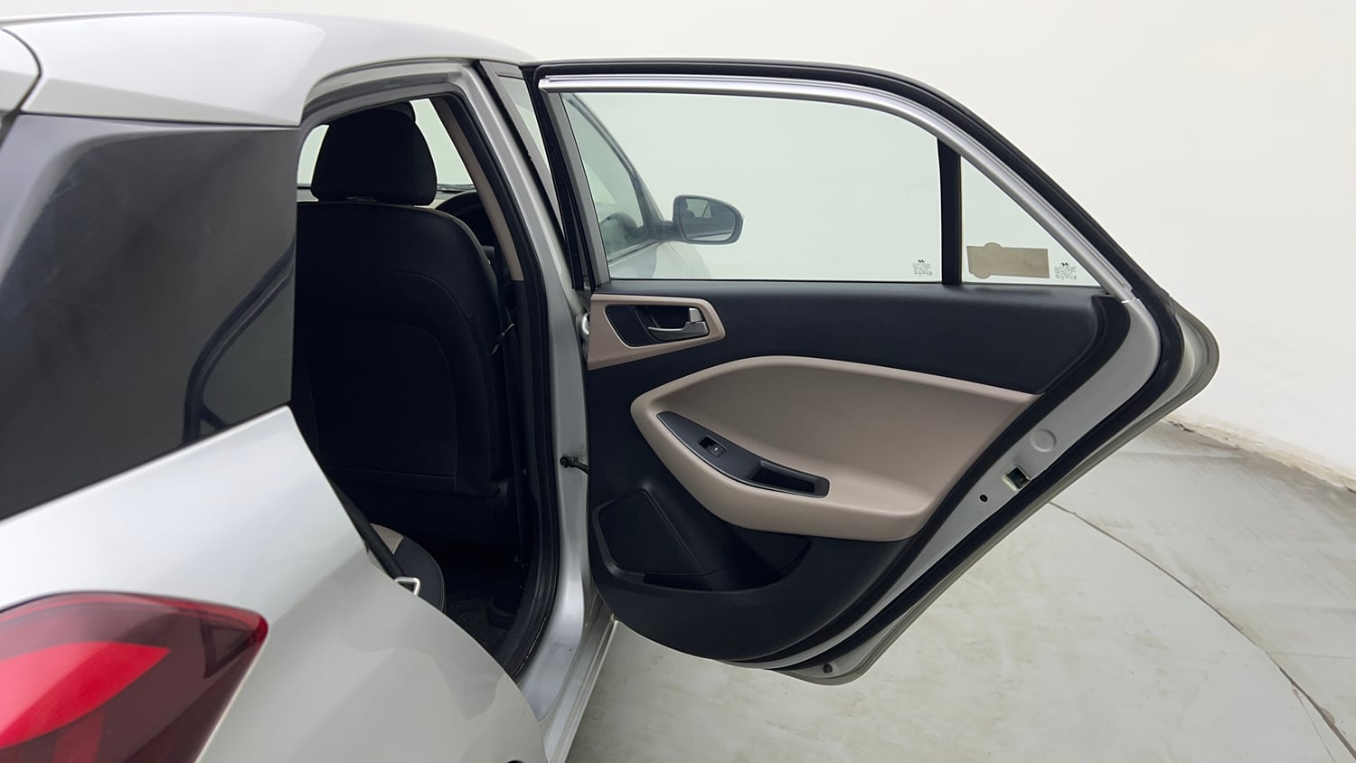 Used 2017 Hyundai Elite i20 Sportz 1.2 Petrol Manual interior RIGHT REAR DOOR OPEN VIEW